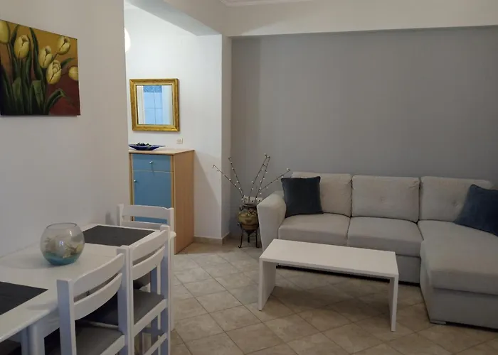 Danai * Tsoukaládhes