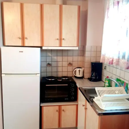 Danai * Tsoukaládhes