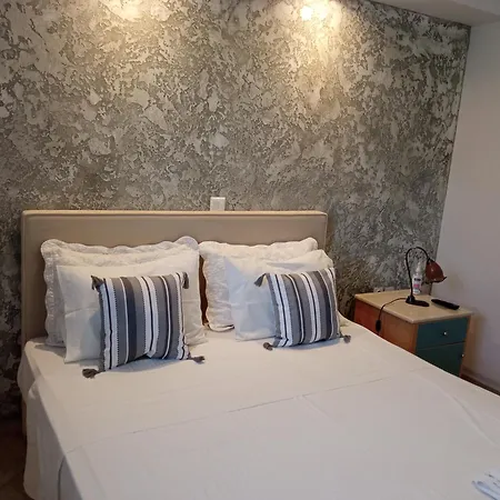 Danai * Tsoukaládhes